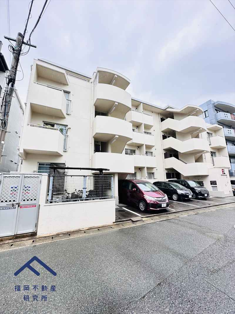 エバーライフ長住の駐車場