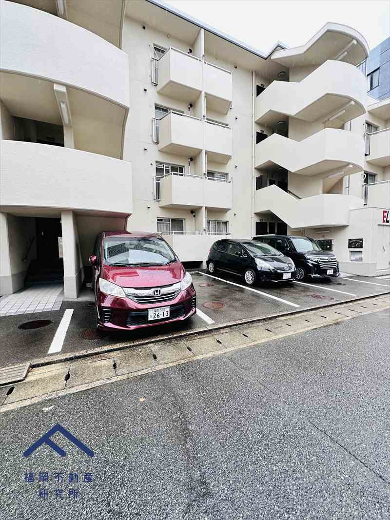 エバーライフ長住の駐車場