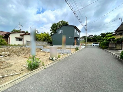 大原野上里紅葉町2号地の前面道路含む現地写真