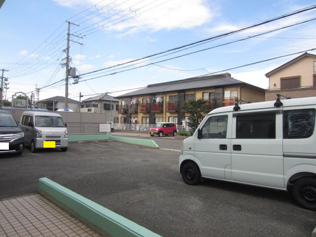 【駐車場】