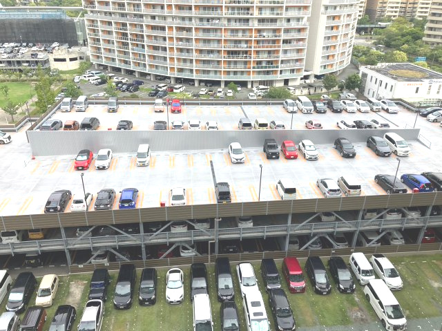 アーバンパレス香椎照葉の駐車場