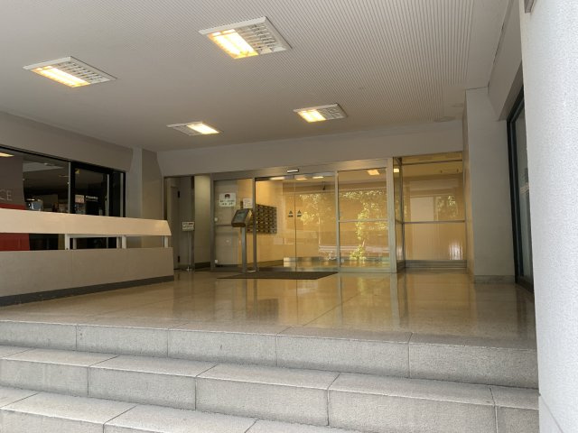 六本木ハイツのエントランス