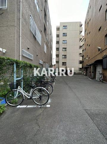 城東マンションの駐車場