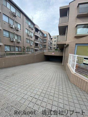 グロースメゾン海神の駐車場