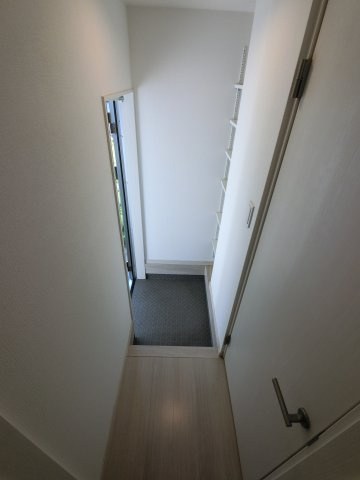 エアフォルク原木の玄関