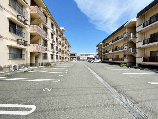 コォーリングマンションⅡの駐車場