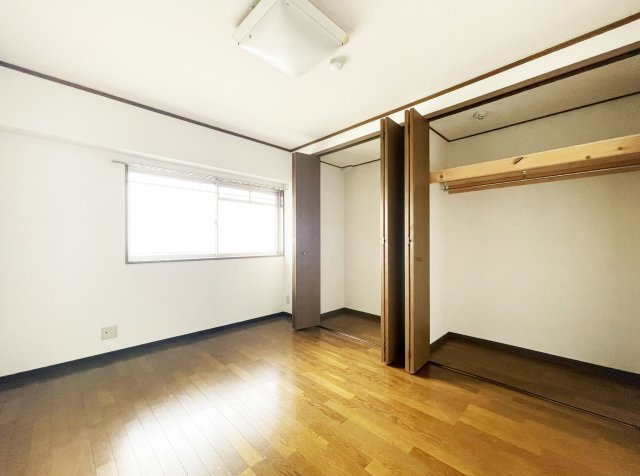 第二春日ハイツの居間・リビング