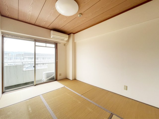 第二春日ハイツの和室