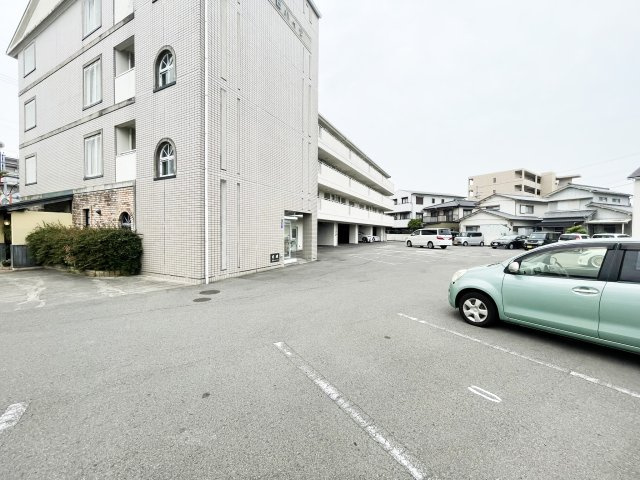 第二春日ハイツの駐車場