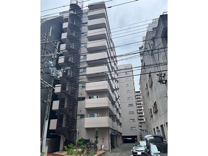東峰マンション西公園の外観