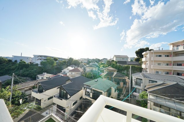 【保土ヶ谷区桜ヶ丘2丁目1-9全２棟新築戸建てＡ棟】★仲介手数料無料★（桜台小学校・岩崎中学校）の展望