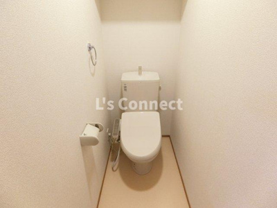 【トイレ】 | アルトゥーラＡ＆Ｗ | 温水洗浄便座付きのトイレ。