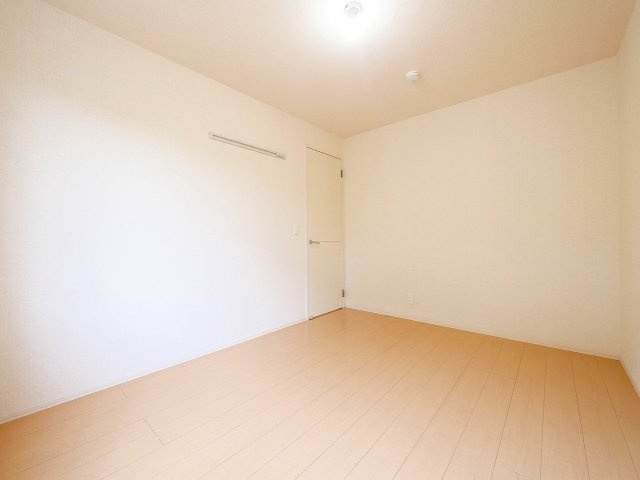 メゾンボナールの寝室|落ち着いた色調の寝室です