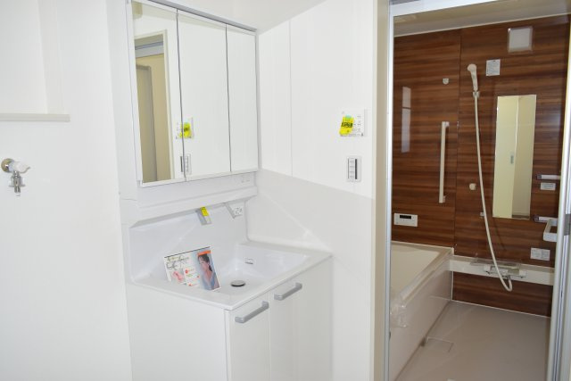 昭島市中神町２丁目の中古一戸建の独立洗面台