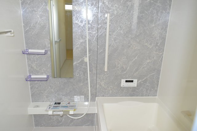 昭島市中神町２丁目の中古一戸建の浴室