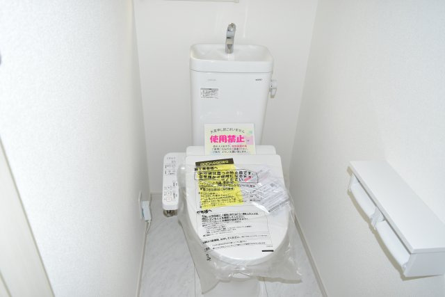 昭島市中神町２丁目の中古一戸建のトイレ