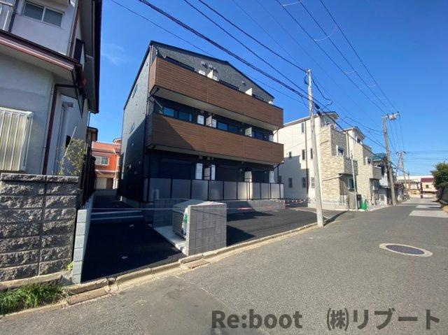 R-style FMの外観
