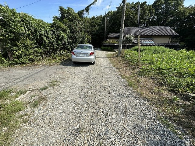 【前面道路含む現地写真】