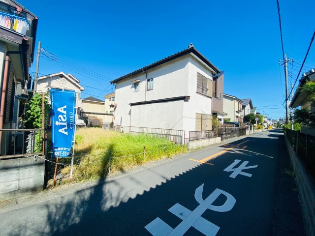 鶴ヶ島市松ヶ丘3丁目　売地の前面道路含む現地写真|現地（2023年9月）撮影　二方道路：北東側4.0ｍ公道/南西側4.0ｍ公道