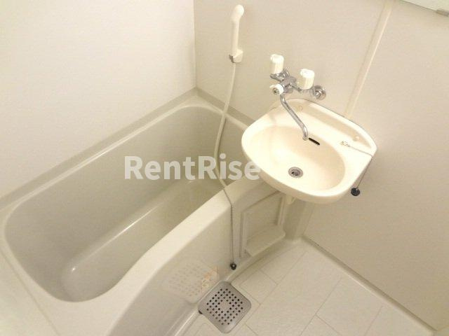 レオパレスＳｕｎＳｈｉｎｅⅢの浴室|浴室乾燥機付きで雨の日も安心！