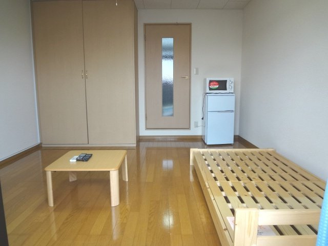 レオパレス鷺目の収納