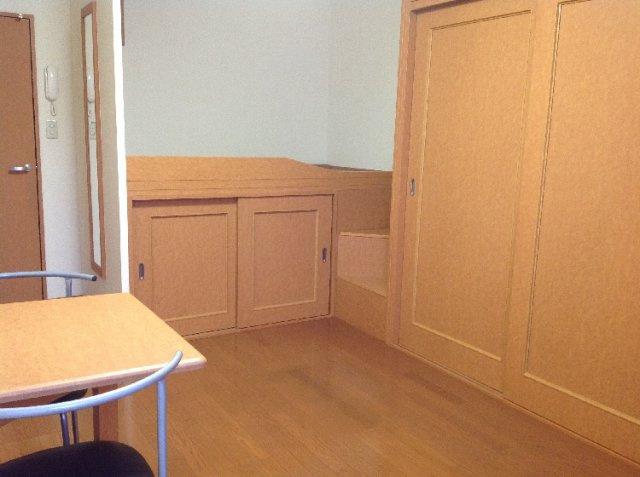 レオパレス新宮の居間・リビング|家具・家電付き