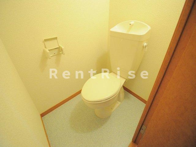 レオパレス下川田のトイレ|風呂・トイレは別です。