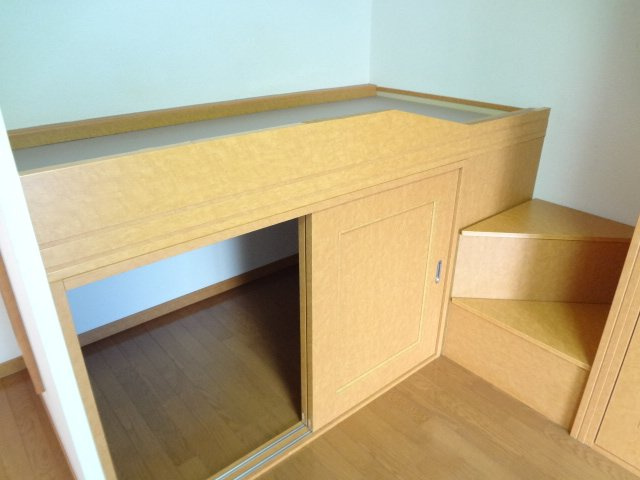 レオパレス神山の寝室