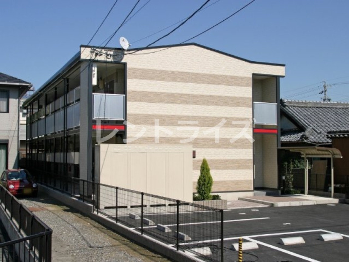 レオパレスドミール　リーパの外観