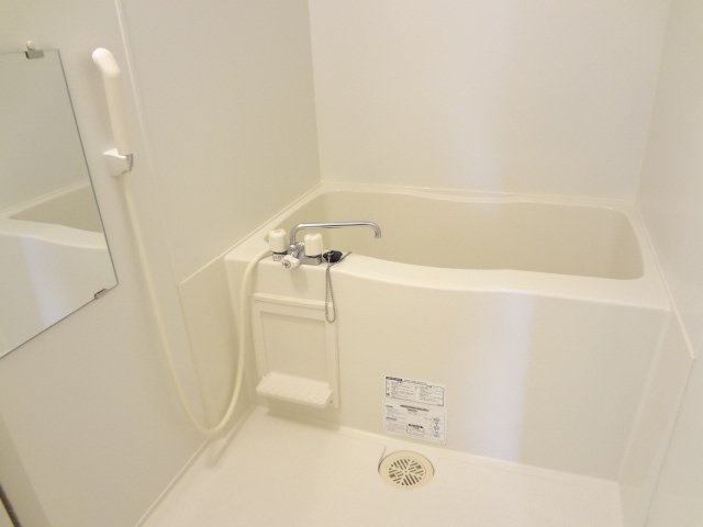 レオパレス祐久野の浴室|浴室乾燥機付