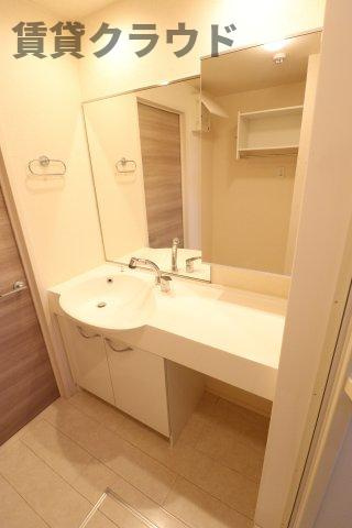 ロイヤルガーデンⅪの独立洗面台|独立洗面化粧台が付いています