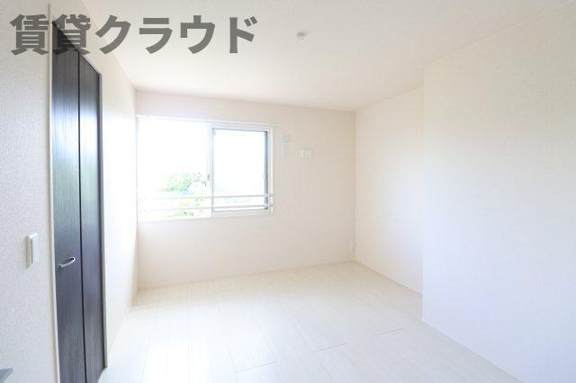 ロイヤルガーデンⅪの洋室|使い勝手のいい洋室です