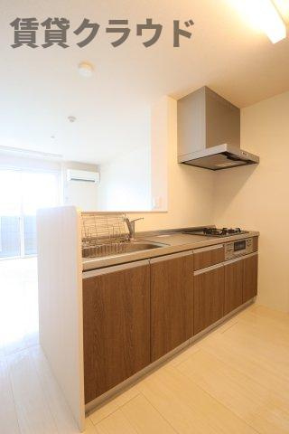 ロイヤルガーデンⅪのキッチン|家族との会話も楽しめる対面キッチン☆