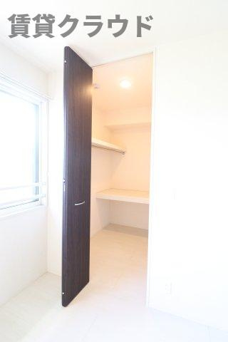 ロイヤルガーデンⅪの収納|憧れのウォークインクローゼットです！しかも2ヶ所あります！
