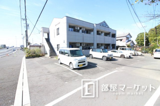 【駐車場】