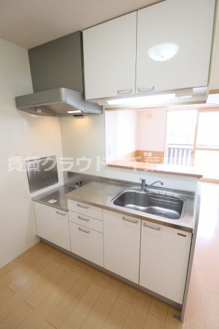 カンパーニュAのキッチン|カウンターキッチンなので、お料理しながらリビングの様子が確認できます。