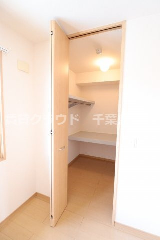 カンパーニュAの収納|写真では伝わりにくいですが、広々ウォークインクローゼットです！