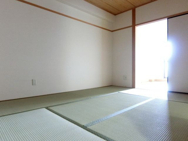 メゾンロゼの内装|同物件別部屋