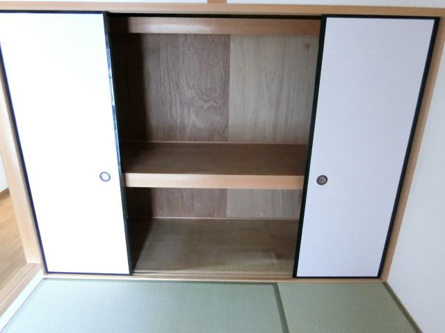 メゾンロゼの収納|同物件別部屋