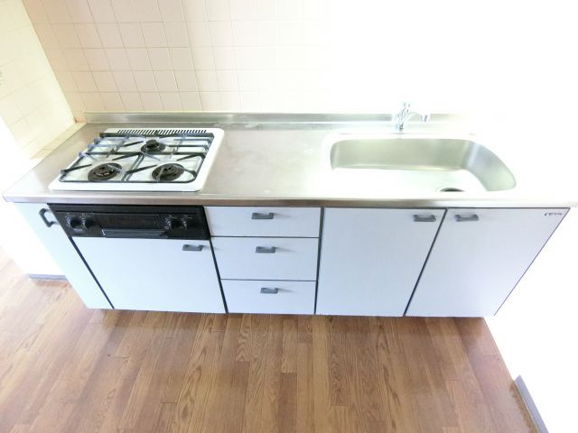 メゾンロゼのキッチン|同物件別部屋