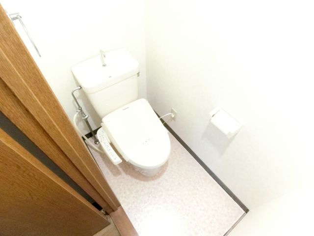 メゾンロゼのトイレ|同物件別部屋