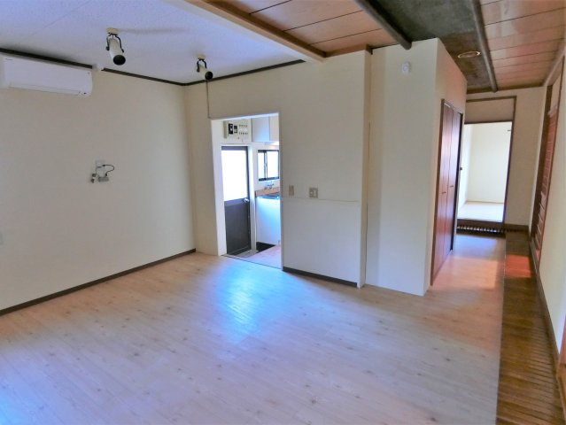 下永吉アパートの居間・リビング