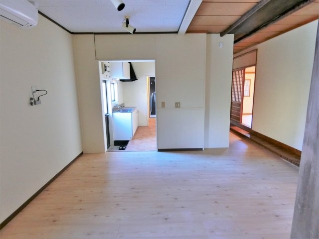 下永吉アパートの居間・リビング