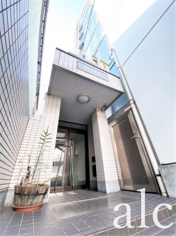 パステル下高井戸のエントランス|建物の内部です