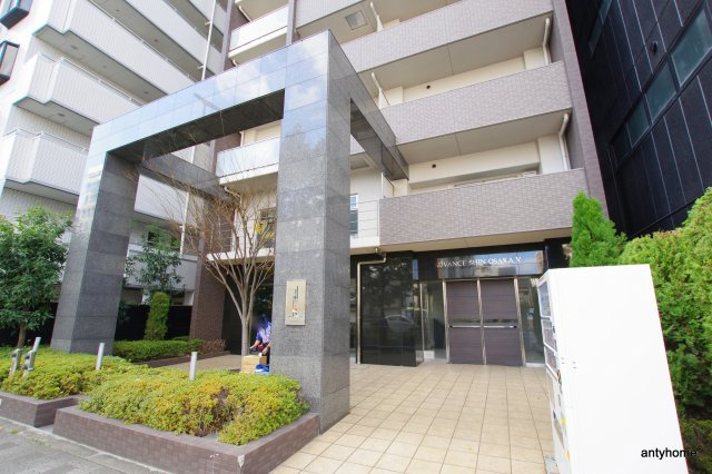 アドバンス新大阪5　仲介手数料無料のエントランス