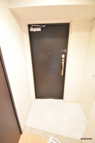 アドバンス新大阪5　仲介手数料無料の玄関