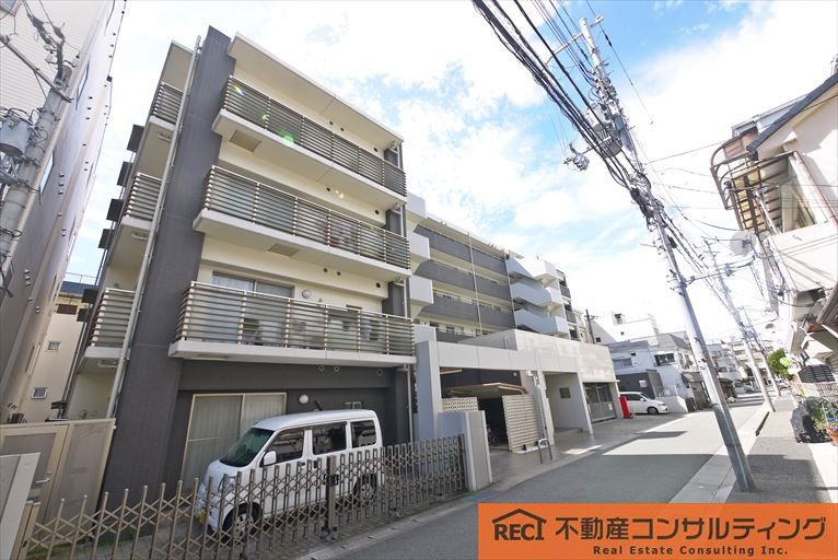 ドルフ国香通の駐車場