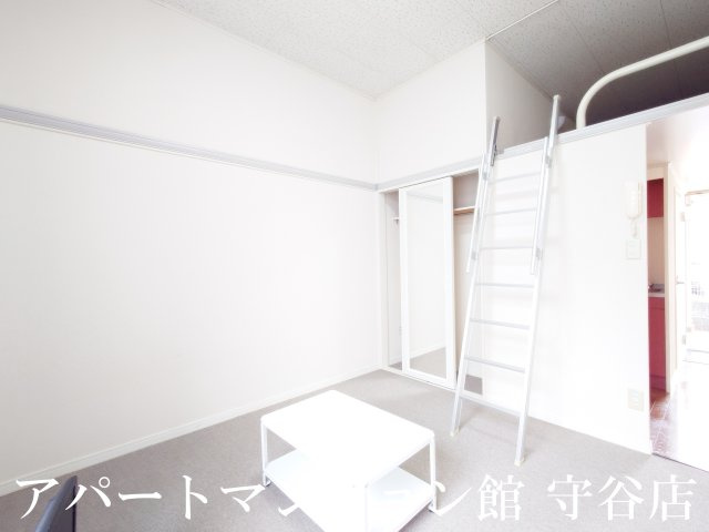 レオパレスアムールの寝室