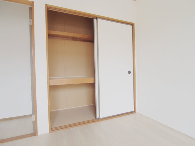 セジュール新谷 B棟の収納