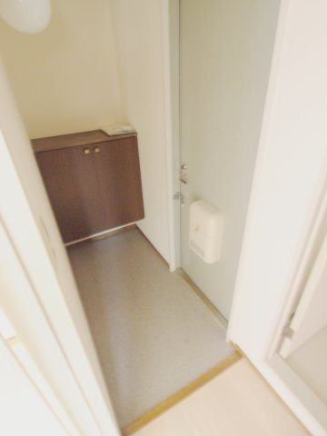 セジュール新谷 B棟の玄関